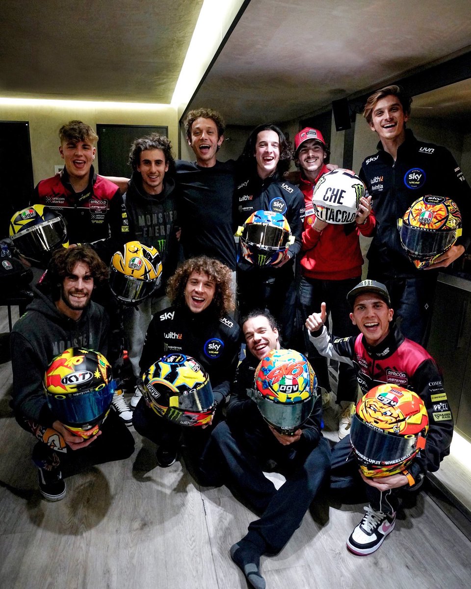 crash_motogp's tweet image. Such a lovely tribute from all of Valentino Rossi's academy riders 👏

All of them are wearing iconic VR46 helmet designs for today's race 💛

#MotoGP | #GrazieVale | #ValenciaGP