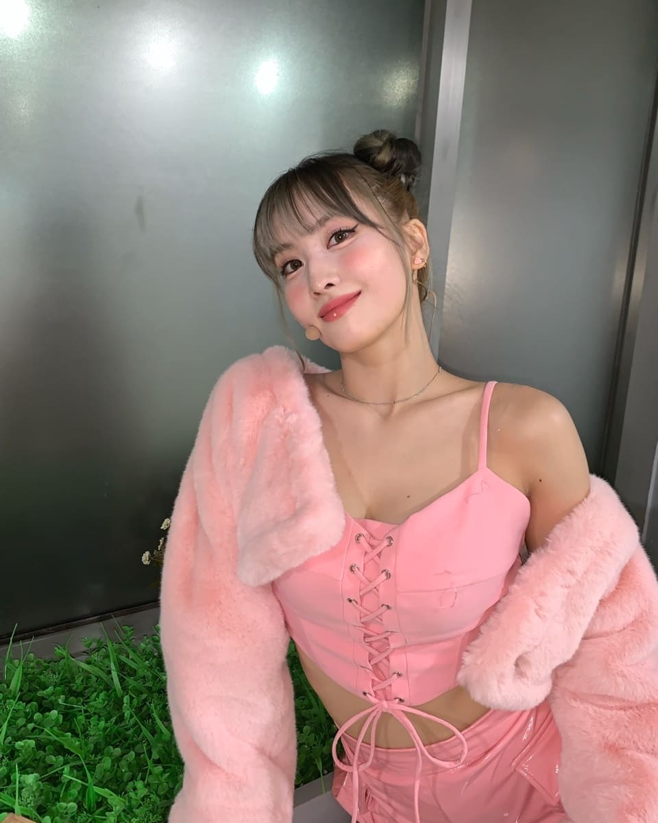 FEJK-OBVQAI_4U5?format=jpg&name=medium