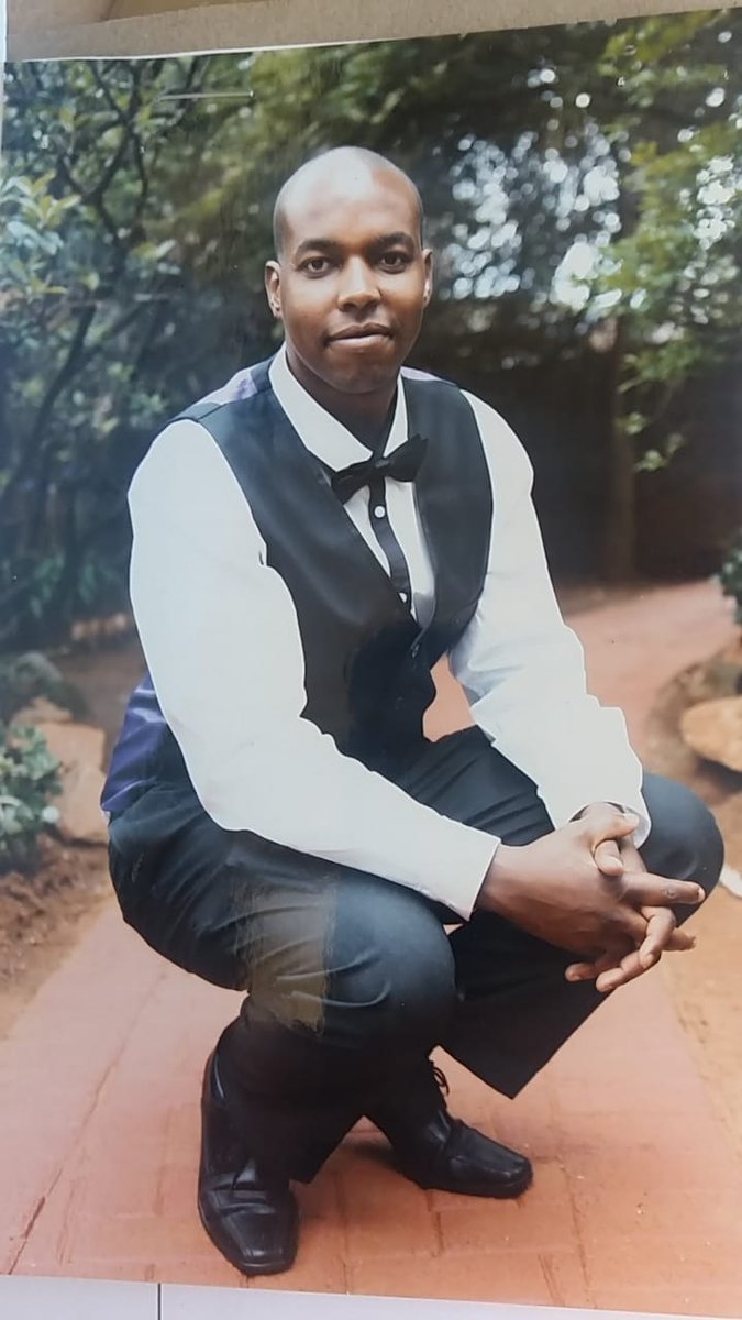 RekordNewspaper's tweet photo. NEWS: Police looking for missing Rietfontein man

The 33-year-old was last seen wearing a blue golf T-shirt embroidered with "Veteran Refrigeration and Conditioning," grey trousers and black safety boots. Read more> https://t.co/HirLuuIV4C https://t.co/R50jgwTc0J