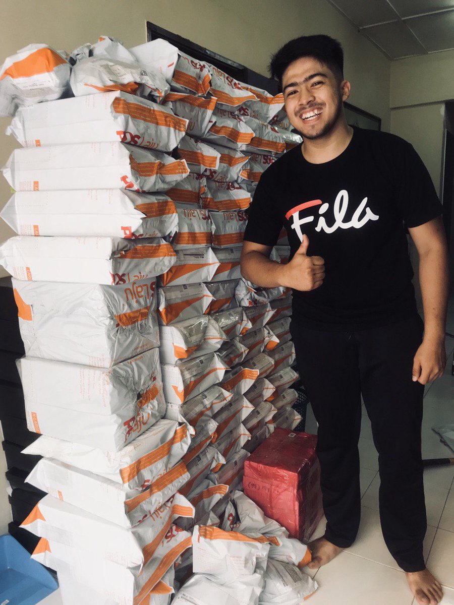 fahmiperwira's tweet image. Time jual kasut dulu, 100% fokus di IG. Masatu xde lagi reels pebagai, tapi sales meletup lepas belajar IG Ads dgn cik Husna, dan bbrapa sifu IG yg lain

Sekarang lg senang, mcm2 platform dah ada. Korang kene lawan rasa malas je !

Aku nak share 3 tips penting untuk korang 👇🏻