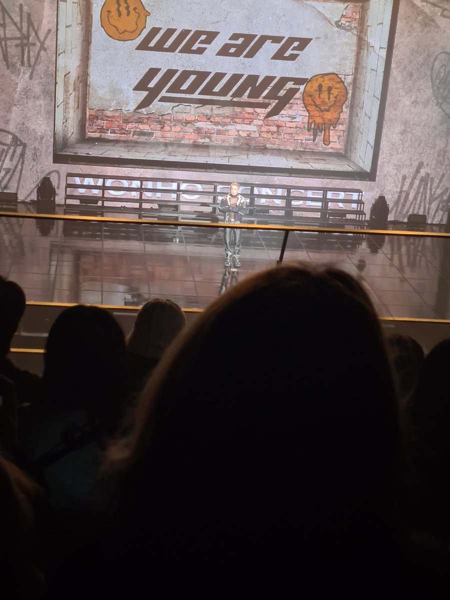 DearBunny97's tweet photo. Update!!!!
 He's out on stage guys
#WONHO #원호 #원호_콘서트 https://t.co/M1TlMtVUDG