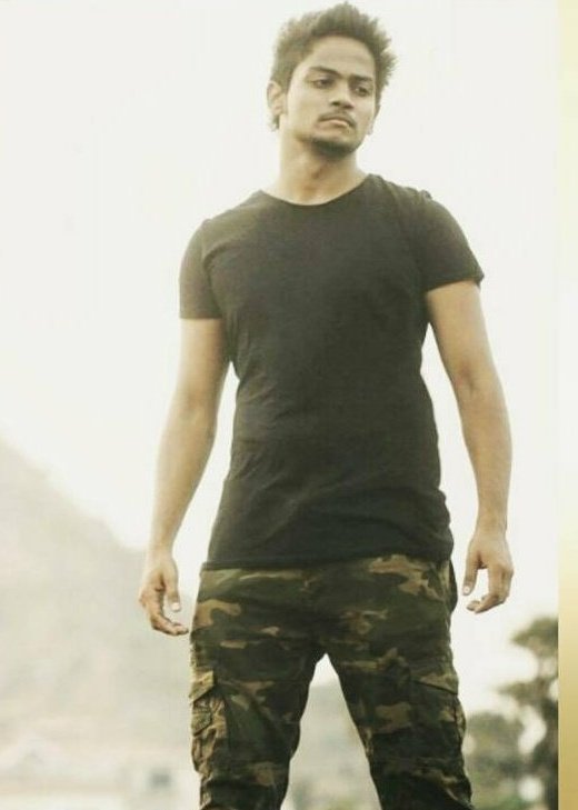 Trends_Shanmukh's tweet photo. #MrCoolShannu
#Shannu
All YouTube Reviewers are Targeting Shannu Because of His Fanbase 

All Over Negitivity But Still Our Shannu Fighting For Title 🏆 One Man Army

We Are Always With Shanmukh ♥️

Shannu One Man Army 🦁🔥 https://t.co/C98knKBSsO