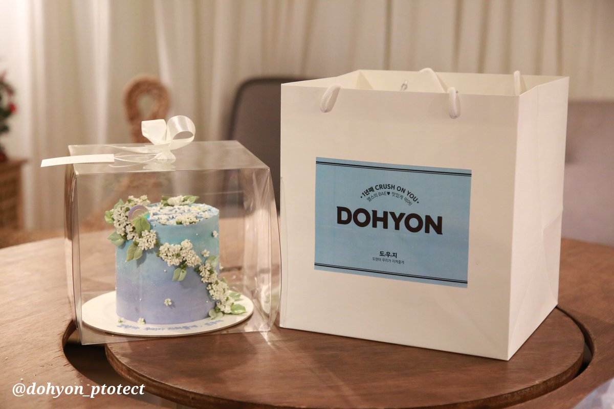 dohyon_protect's tweet photo. 𝘍𝘖𝘖𝘋 𝘚𝘜𝘗𝘗𝘖𝘙𝘛 
                              𝘧𝘰𝘳. 𝘉𝘈𝘌173

BAE173의 엘스와 함께하는 첫 오프 무대와 곧 맞이하는 데뷔 1주년을 축하하기 위해 저녁 도시락 서포트를 진행하였습니다.

도우지는 언제나 도현이와 BAE173을 응원합니다 (•̀ᴗ•́)و ̑̑

#남도현 #BAE173 https://t.co/Dfnlf20WoO