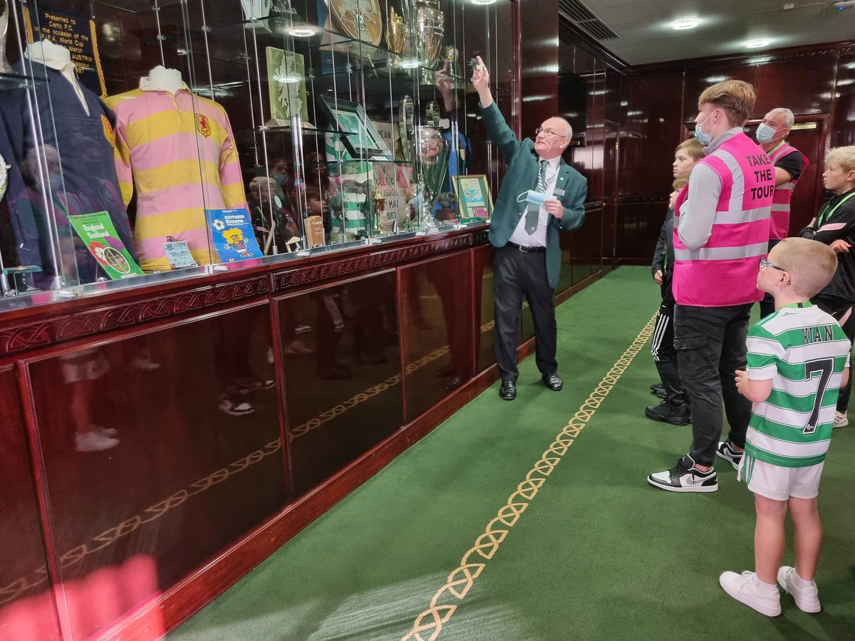 cazross13's tweet photo. Had a fantastic day yesterday celebrating @dougieross 50th with @ang1888 starting with a tour of paradise by the fab @martingorman7 who was great and then a lovely lunch @CelticFC no 7 restaurant 🥳 https://t.co/6575mQQZAg