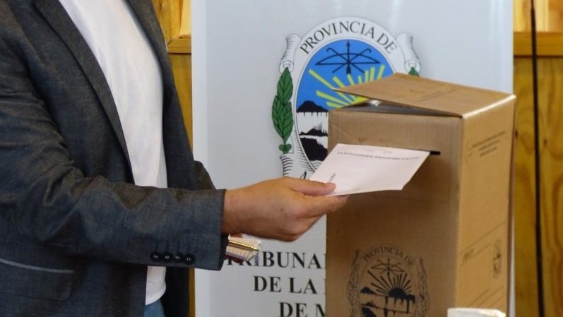 EmprenderFR's tweet photo. Importante 👇
https://t.co/cJVtBH0ci0

#ArgentinaVota #ArgentinaDecide #MisionesElige #Elecciones2021 #EleccionesArgentina https://t.co/NVAJjnbbxY