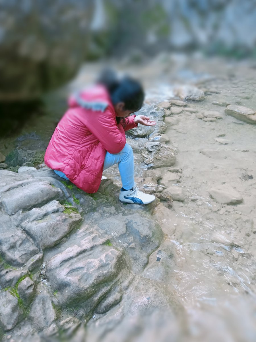 दिल से अगर साफ रहोगे तो,
 कम ही लोगों के खास रहोगे।