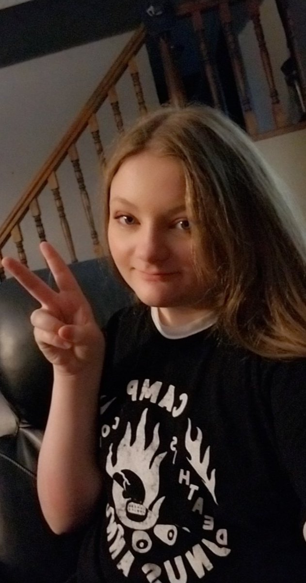 Zoe_T13's tweet photo. #ItsBeenOneYear I look so different lmao
Then: Now: https://t.co/yj5S9fpAzr