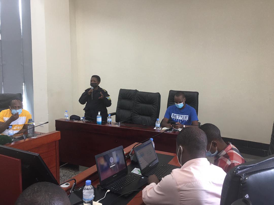 RYVCP_Gasabo's tweet photo. Ni inama iyobowe n' umuhuzabikorwa wa @RwandaYouthVol1 muri @Gasabo_District bwana @Christo05570012 . Yitabiriwe Kandi n' umukozi ushinzwe urubyiruko n' umuco Sunny Kamuyumbu, ushinzwe siporo bwana @musirikaredavid na #DPCEO CIP Irene Umuhozari Uhagarariye @Rwandapolice @gatjmv https://t.co/pBnUDlgN0Z
