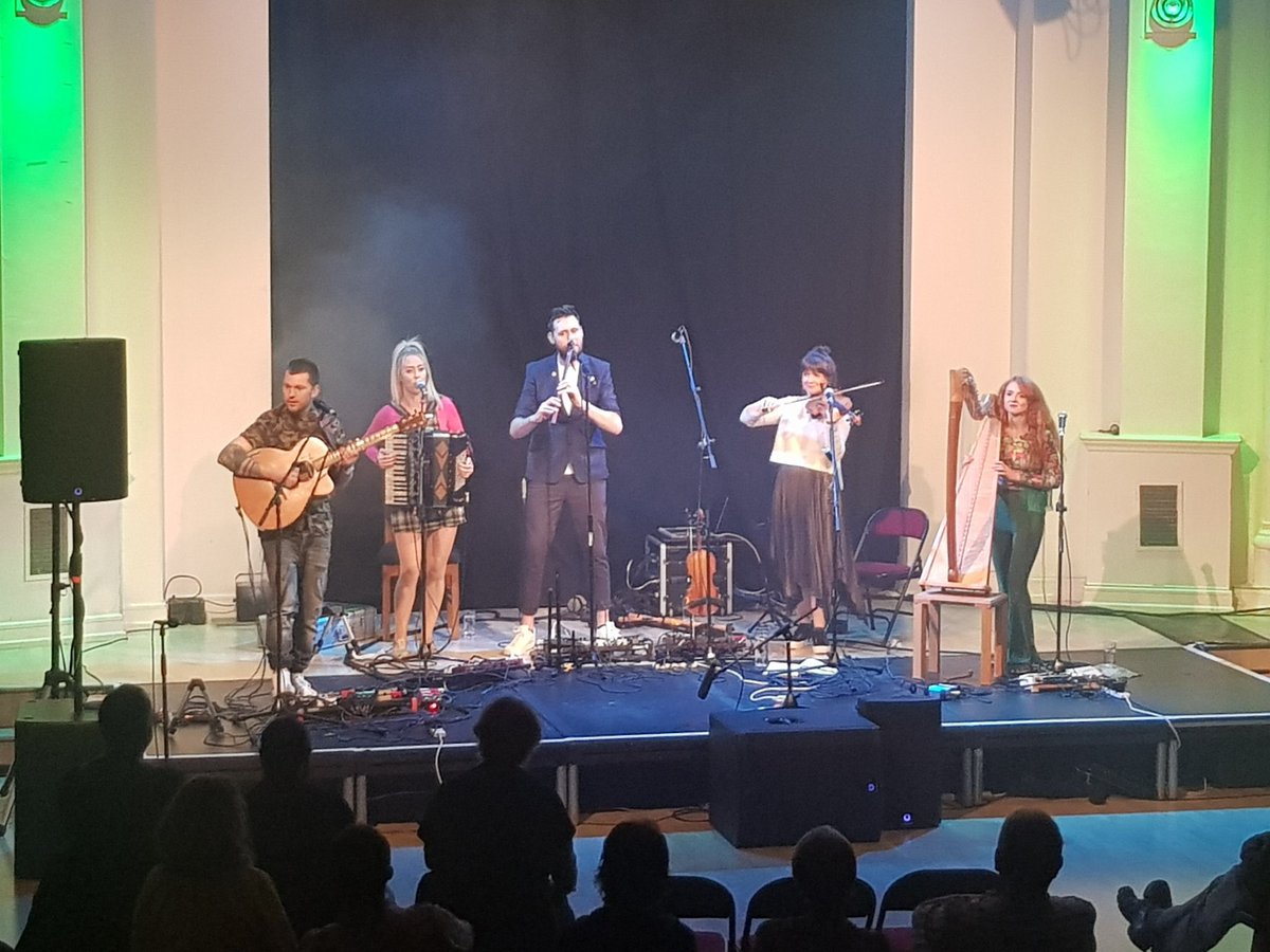 CalanFolk's tweet photo. Am noson fendigedig neithiwr yn @thegatearts. 💕 Diolch bawb for coming out out and bringing the party with you. If any one got any videos from last night, we’d love to see them. Diolch @Pibydd for these before and during/after pics. https://t.co/4Hz1kjgNTi