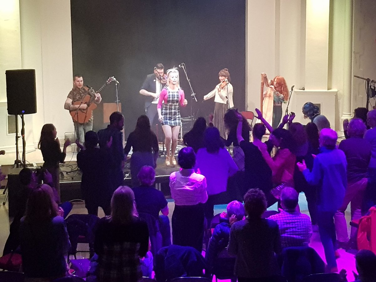 CalanFolk's tweet photo. Am noson fendigedig neithiwr yn @thegatearts. 💕 Diolch bawb for coming out out and bringing the party with you. If any one got any videos from last night, we’d love to see them. Diolch @Pibydd for these before and during/after pics. https://t.co/4Hz1kjgNTi
