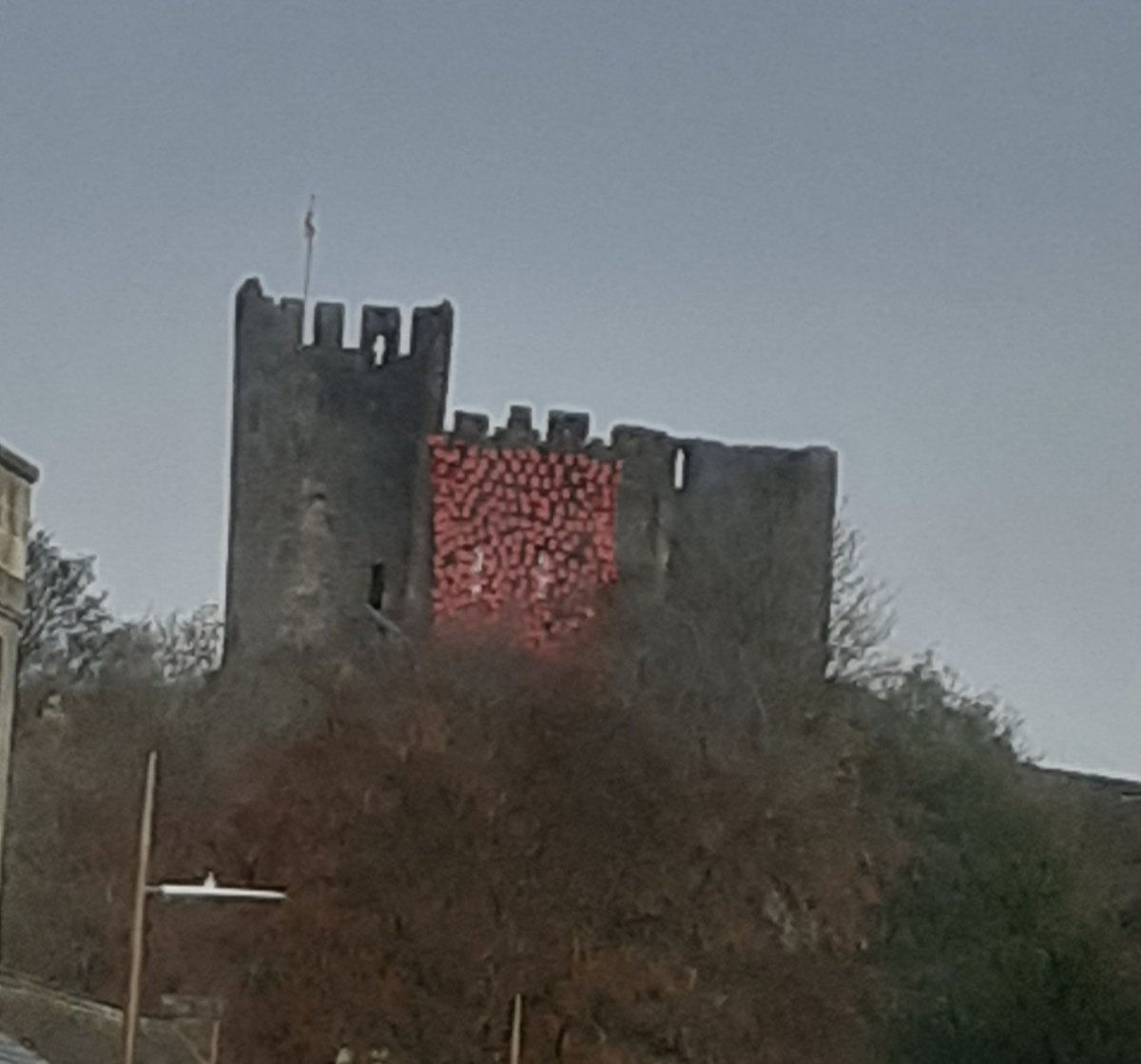 BlackCountryT's tweet photo. Remembrance Sunday. Dudley Castle making us Black Country folks proud. We shall Remember. https://t.co/QLGxMskyY8