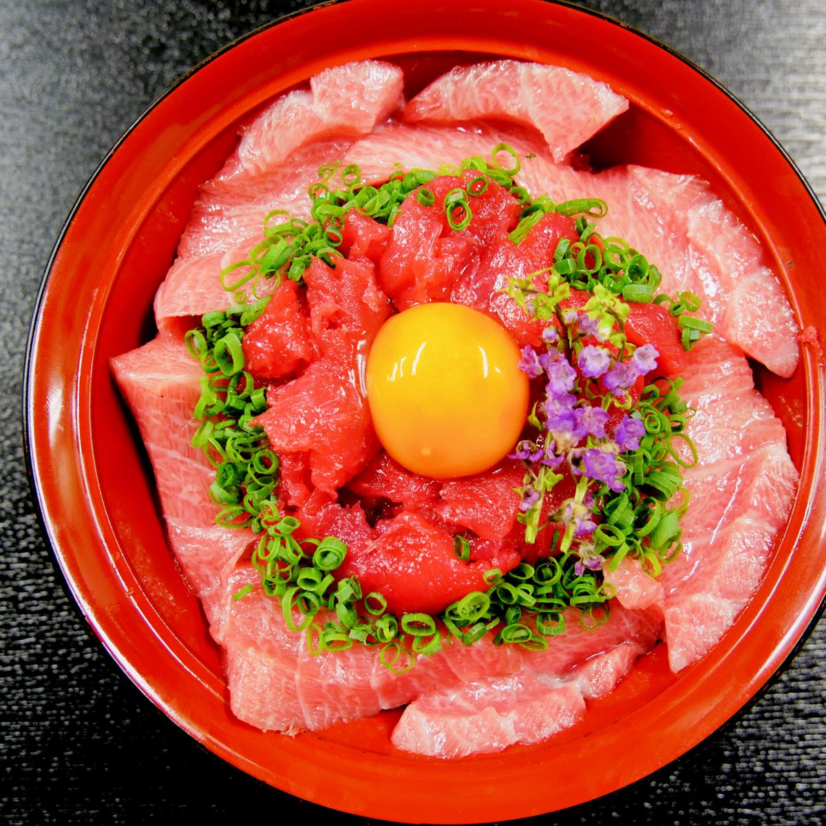 sushichef_hiro's tweet photo. マグロ好きのマグロ好きによるマグロ好きのための究極のマグロ丼 https://t.co/kpSSCRrabq
