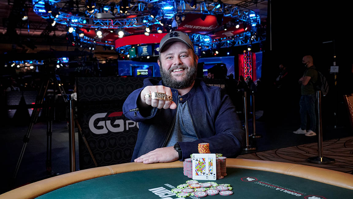 WSOP's tweet image. Scott Ball grabs his second bracelet of the series coupled with a top prize of $396,445 after taking down the $1,111 Little One For One Drop. 
📸: @timeweavers 
wsop.com/tournaments/up…