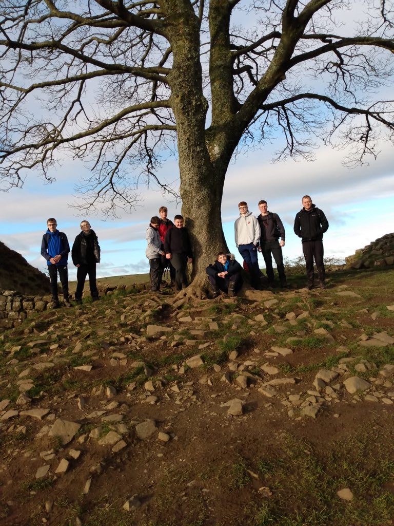 CasegFraith's tweet image. The BB Mountaineering Club held another successful #AdventureTrek yesterday in Northumberland with 17 young people from 2 companies, in perfect weather. This time it had a Roman theme (Hadrian's Wall)

#OpenToBB #OpenToAdventure