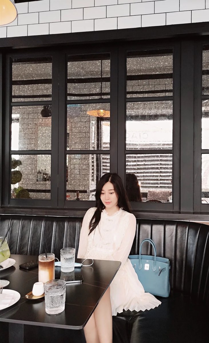 Luna147528's tweet photo. Don't do your best today, Because tomorrow there is nothing to do.🤣😆 https://t.co/J7L57vuyWO