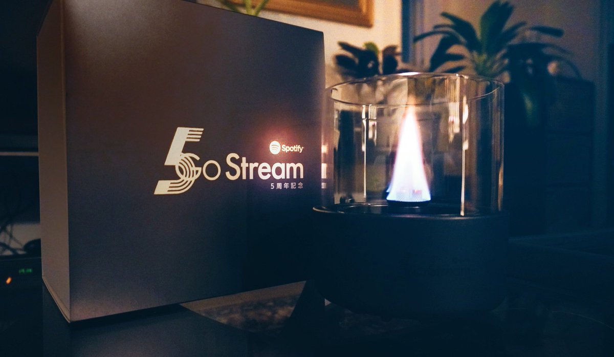 michael_kaneko's tweet photo. Spotifyから頂きました。5周年おめでとうございます!日本でローンチして間もない頃、Ampmとインドネシアに連れて行って頂いたり、ローンチパーティでCEOのダニエルエク様の前でライブする機会を作って頂いたり沢山思い出があります。これからもよろしくお願いします!
@SpotifyJP #SpotifyGoStream https://t.co/4cCh4QLUVp