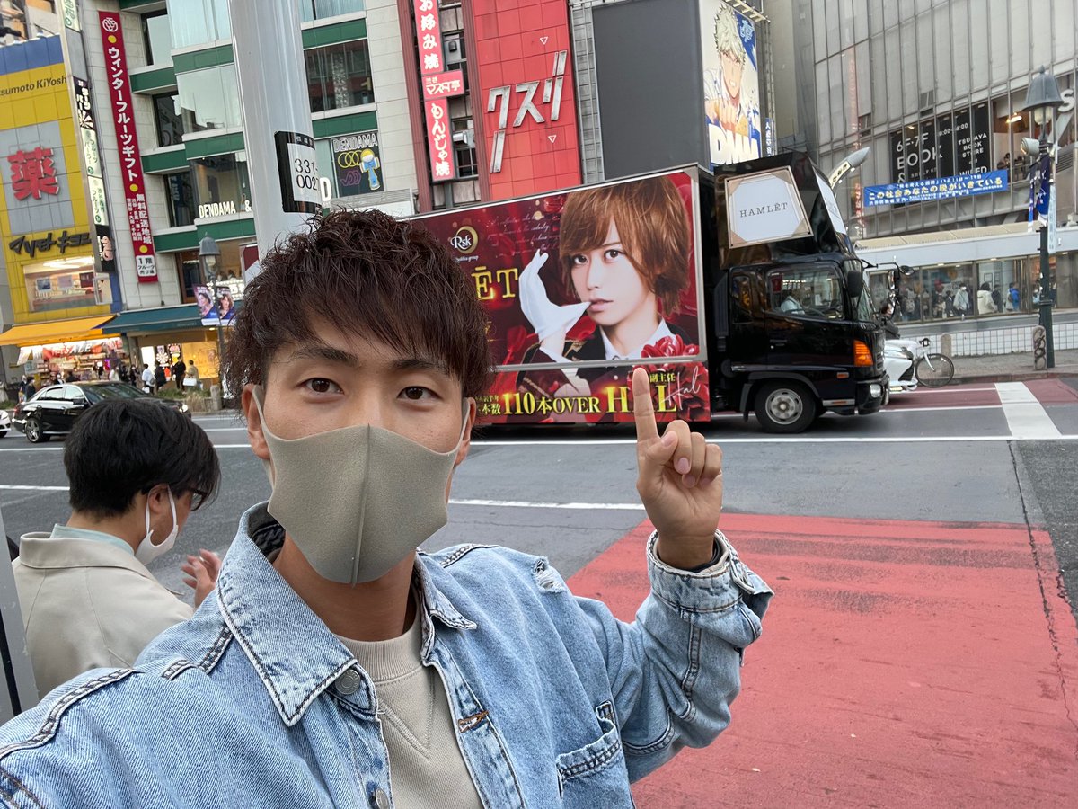 ikehaya_eth's tweet photo. 渋谷で友達に遭遇しました☺️💕
かっちょいい💪✨ https://t.co/XH8BiwUhDR