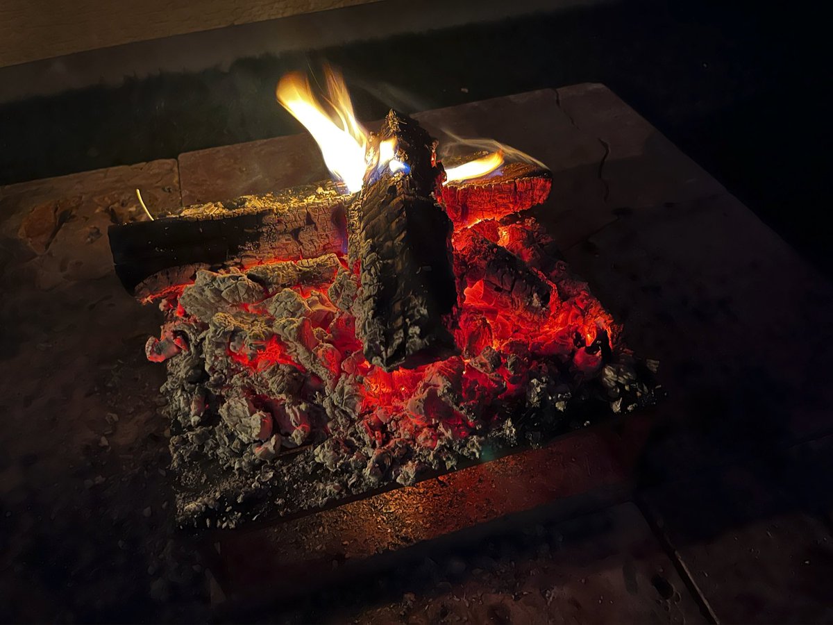 chune_Camp's tweet photo. 焚き火台歴が、ファイヤーグリル(ユニフレーム)→#ZENPIT (ZEN products)→レンジャー(solo stove)→#NEHAN (ZEN products)
の自分からすると、燃焼効率的には、
レンジャー>ファイヤーグリル≧NEHAN>ZENPIT
って感じです。

やっぱり、立体的に薪を組める方が効率良さげかな？ってのが所感です。 https://t.co/Oe4p0DgOgU