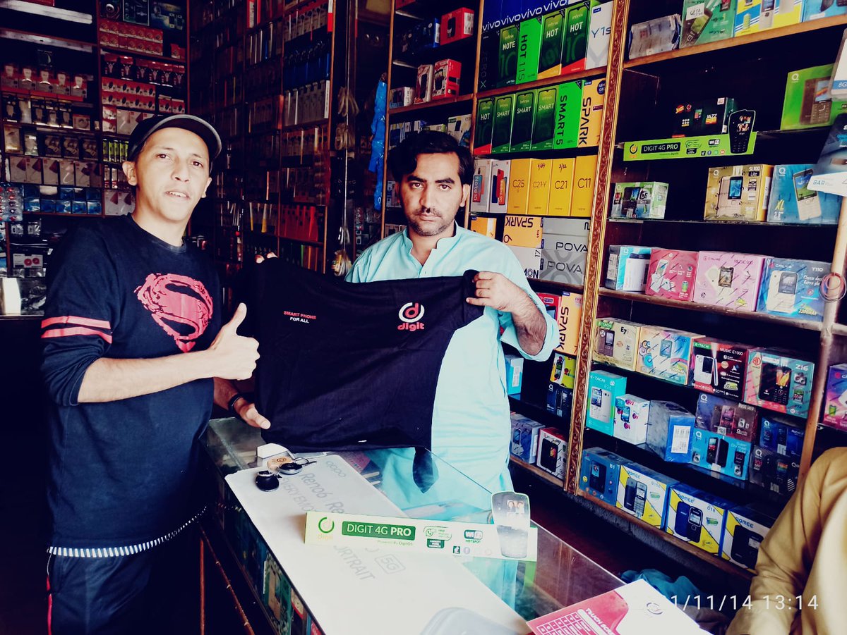 niazi_888's tweet photo. Happy to Engage Village Area Shop keepers to Focus On Made in Pakistan DIGIT PHONES 🇵🇰👑✌️
#DigitOS #EsaKhel #Bannu
@digit4g #jazz #Pakistan https://t.co/6n5CMc4NNp