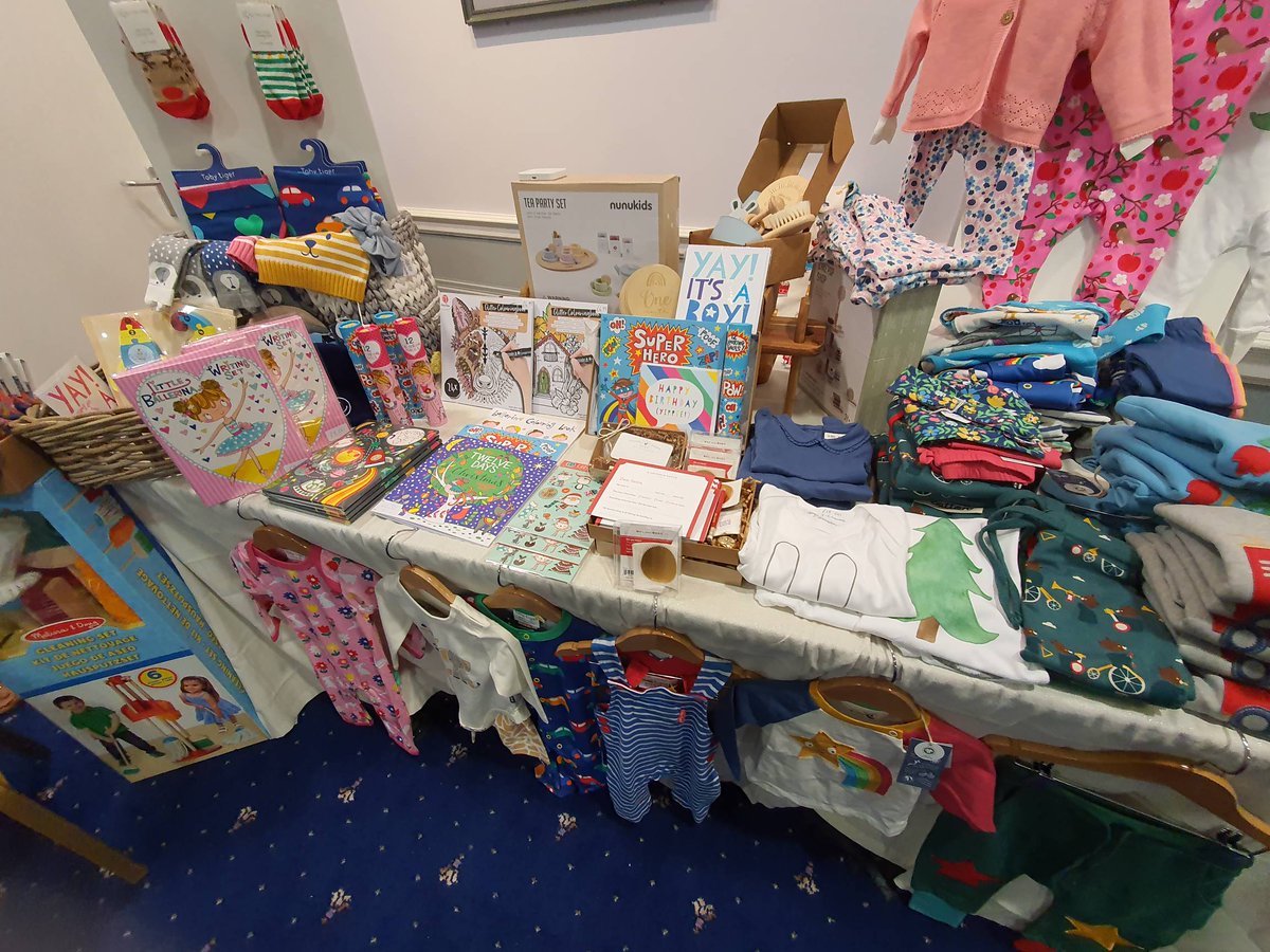 Great to see so many fantastic stalls at yesterdays Christmas fair at <a href="/SindleshamCourt/">Sindlesham Court</a>  

Great news... the fair continues today, come and take a look!

#Christmasfair #sindleshamcourt