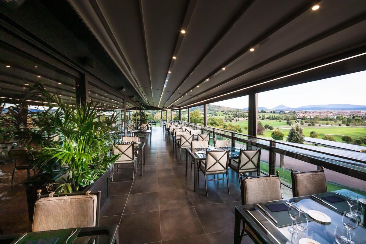 La Veranda, nuestro espacio botánico y gastronómico, lista para recibiros.