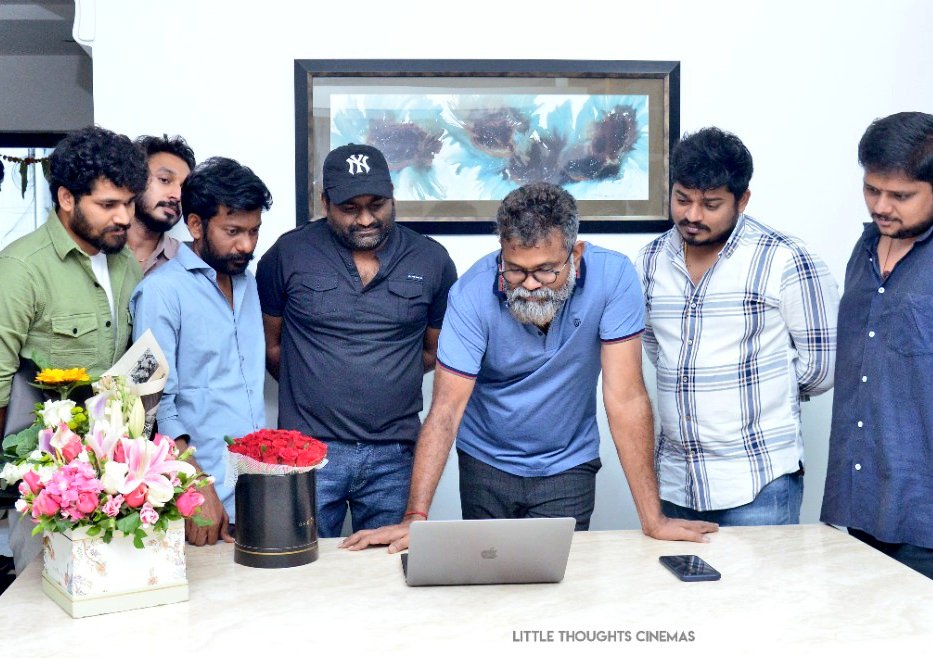 phanikandukuri1's tweet photo. #ChittamMaharani title first look Launched by director #Sukumar 

https://t.co/pHMV11TroS

@Write4Kasi 
@Yazurvedgurram 
@ManikantaJs 
@Rachana_Inder .@ReddyPrasadLTC 
@LTCinemas 
@Mee_Sunil 
@Actor_Rajkumar9 @Harshachemudu @Madhunandanacto https://t.co/7Tz1a9kGId