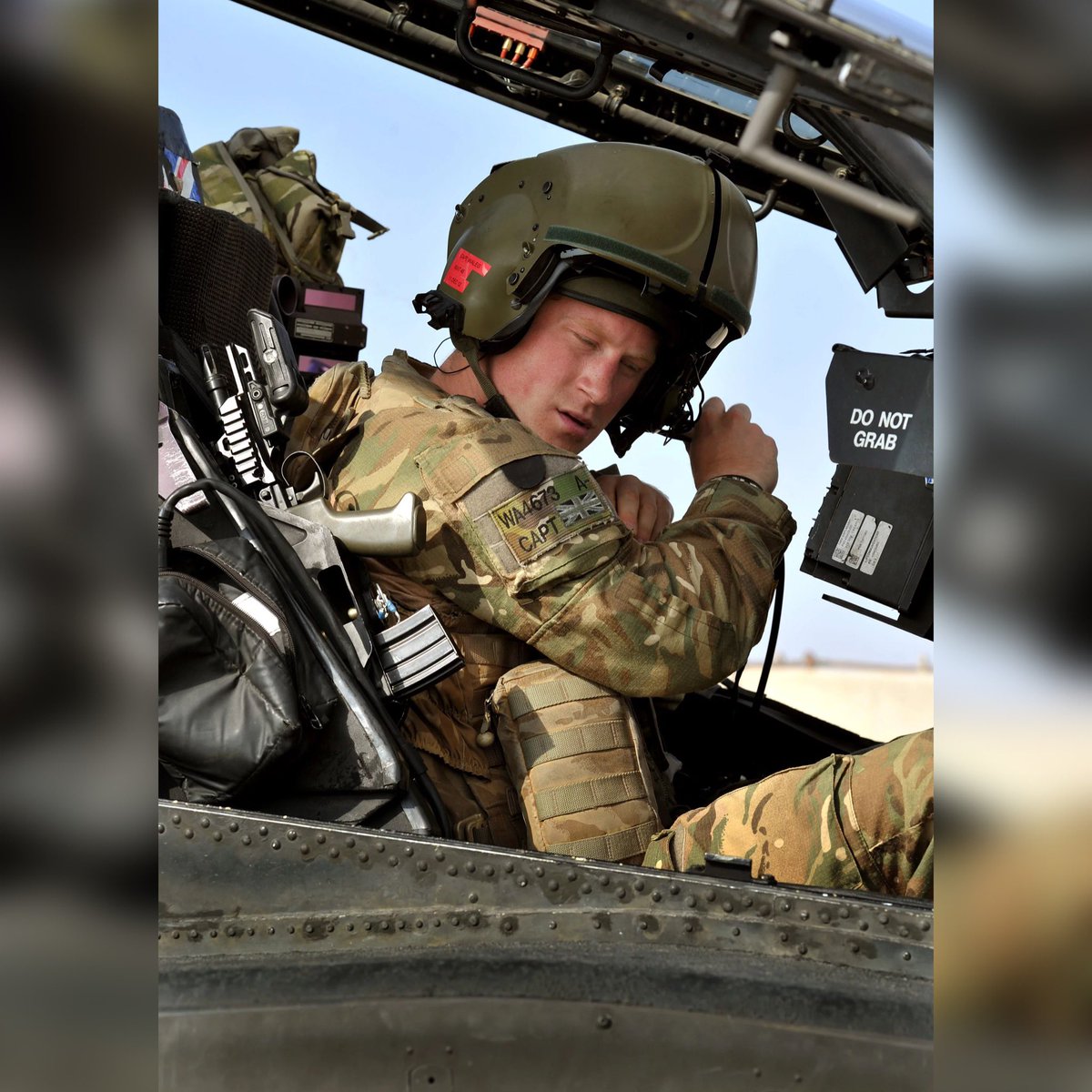 SabineRomelus's tweet photo. #PrinceHarry
#MajorWales #LieutenantCommander
#RemembranceSunday https://t.co/WOgYjVKKw1