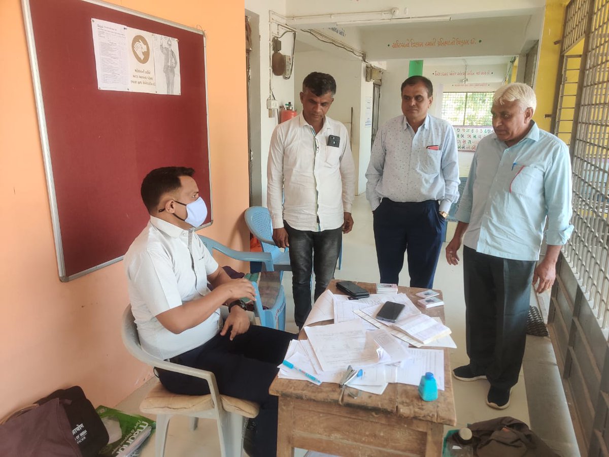 PrantBayad's tweet photo. મજબૂત #લોકશાહી નો આધાર શુદ્ધ અને સંપૂર્ણ #મતદારયાદી
Visited the booth on the first special campaign day of #ssr2022
BLOs are working hard in the field to update #ERoll
@DeoArvalli @CollectorArvali @CEOGujarat https://t.co/paELjpqX3j