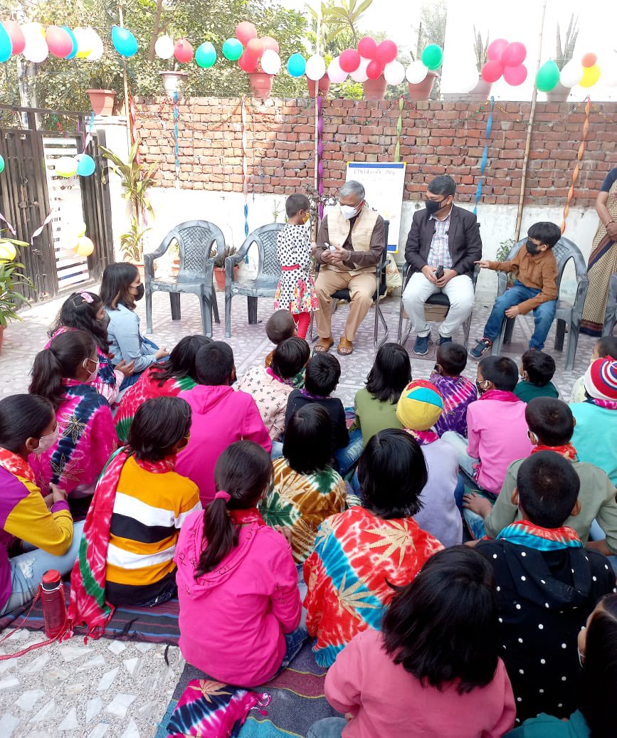 IOCL_Rajasthan's tweet photo. Rajasthan State Office organized a cultural visit of monuments in jaipur for girls of Aanchal balika grih on the occasion of Children’s Day. #IOCLChildrensDay 
#IndianOil 
#Chhotu
@IndianOilcl @ChairmanIOCL @DirMktg_iocl @DirHR_iocl @sunil_iocl https://t.co/jPmbLHVfBT
