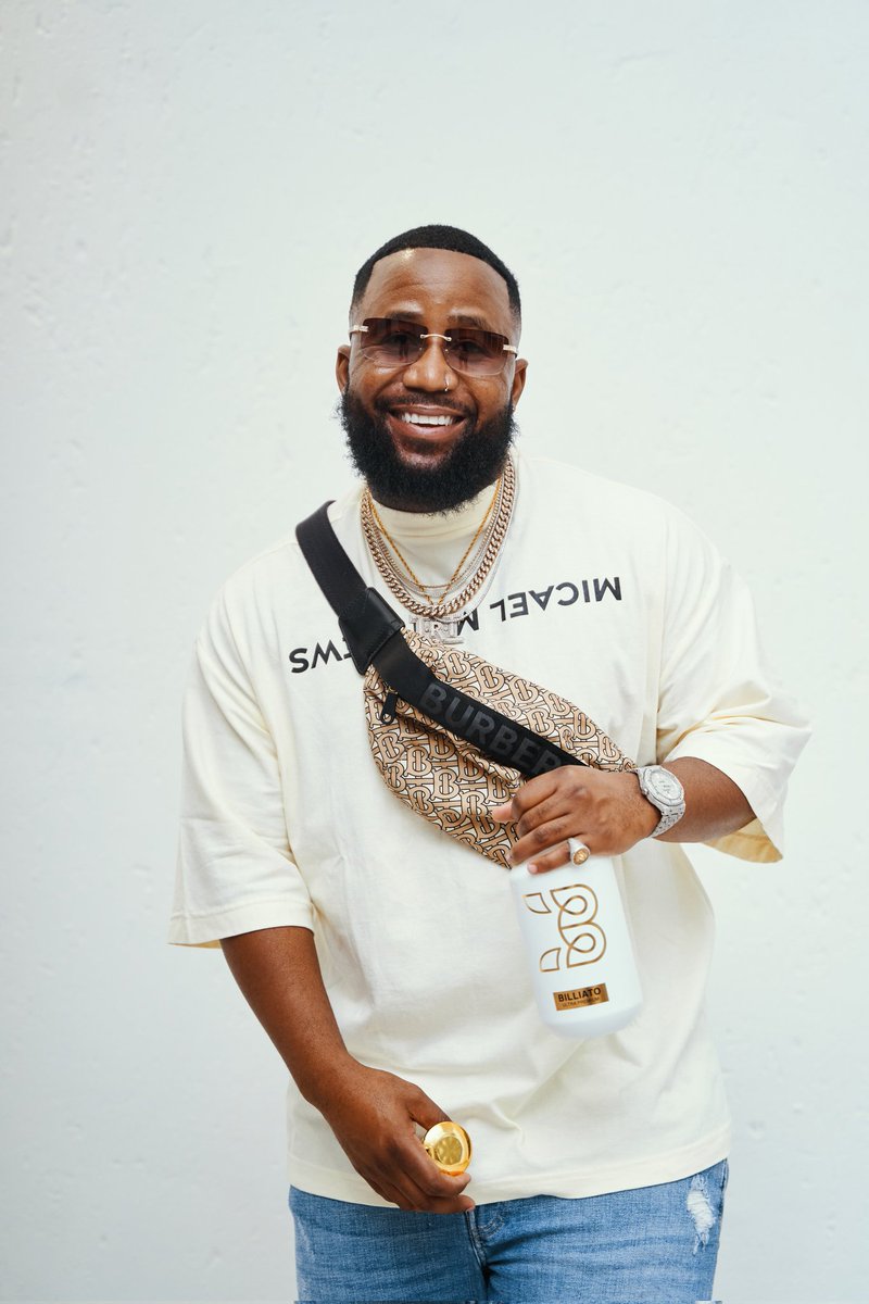 casspernyovest's tweet photo. Feeling like the artist of the decade!!!! #BilliatoATasteOfWealth #RF990 https://t.co/2gxXHZp6Kb