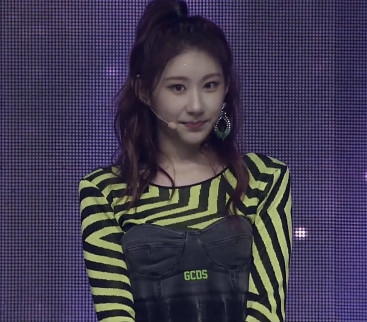 EGIRLCHAER's tweet photo. the most precious girl ! https://t.co/s8KehBhzkt