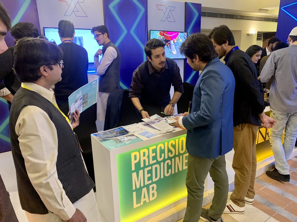 pmlabpk's tweet image. Come meet our newest labber #Ray, the chest X-Ray reading bot, at Day2 of #DYS21 💥
