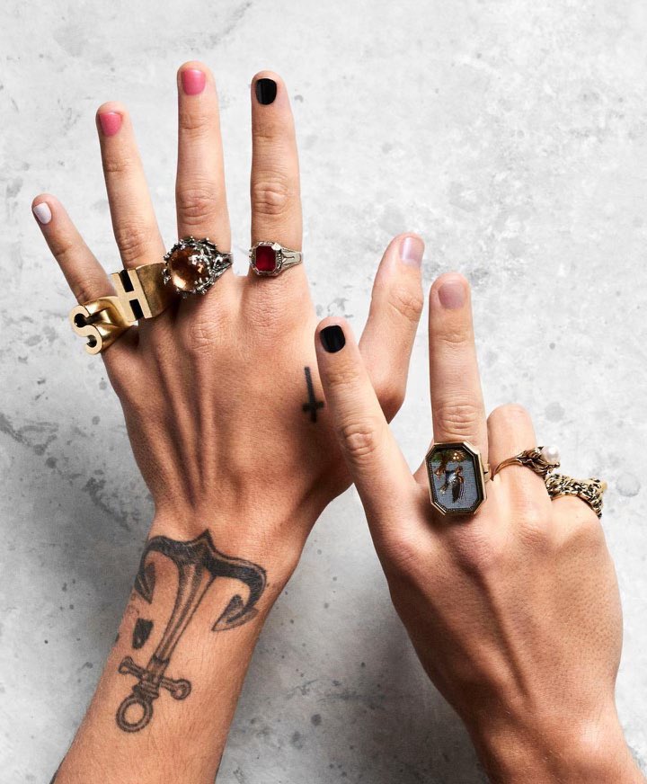 For those of us who were here to see him worrying about painting his nails, to then going on stage after obviously having removed it to then only having one finger done… this feels like a moment. Congrats <a href="/Harry_Styles/">Harry Styles.</a> <a href="/pleasing/">Pleasing</a>