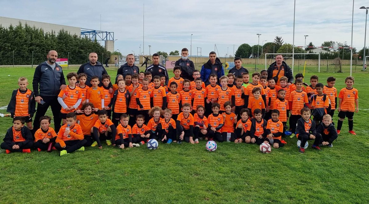 FUNarbonne's tweet photo. đđ§đđđ«đđ„đźđđŹ đ â«
Hier matin nos jeunes de #U6 Ă #U11 Ă©taient Ă #Cuxac d'Aude afin dâassister Ă l'interclubs avec Cuxac & #SallĂšles d'Aude đ
FĂ©licitations au club de #Cuxac d'Aude pour l'organisation et pr l'accueil đ
#LUnionEstNotreForce đ¶ïžâ«ïžđȘ #Narbonne #Aude https://t.co/y6ERyUzrXZ