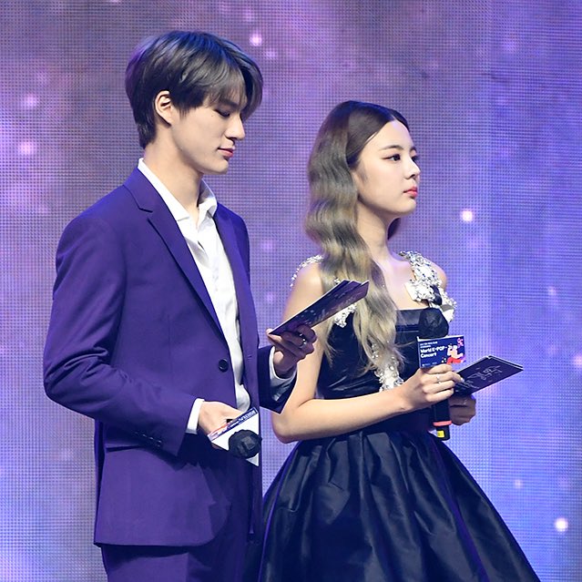 โห เจโน่หล่อมาก น้องลีอาสวยมาก คุณเอ็มซีทั้งสองสู้ๆๆๆนะคะ ขอให้ผ่านไปอย่างราบรื่น คนเก่ง ㅠ . ㅠ ♡♡♡♡♡