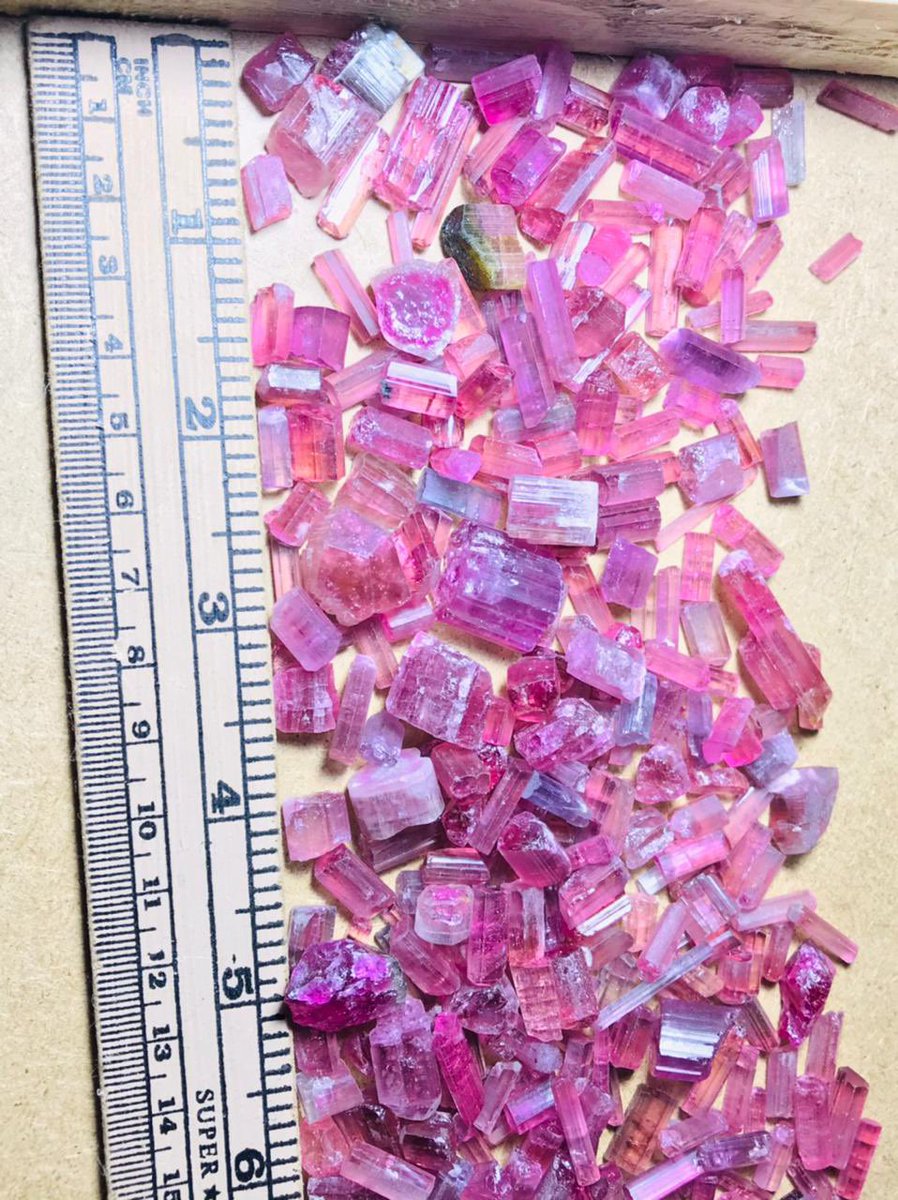 folkertreasure's tweet photo. Natural pink tourmaline rough crystals 250 grams available in very good price
#geologyrocks #gemsrough #minerals #mineralsforsale #minerals #gems #gemstone #specimen #blacktourmalinespecimens #hunagemspecimens #pinktourmaline #tourmaline #multitourmaline https://t.co/nFf1KzeE8h