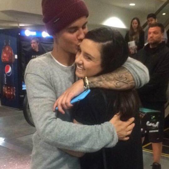 camilsvv's tweet photo. ✨Hay un sueño que he estado persiguiendo tanto y deseo que se haga realidad ✨✨✨✨
@justinbieber #JusticeTourInParaguay https://t.co/2SOJzip6Kh