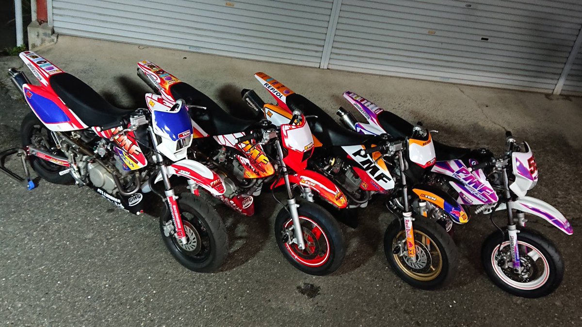 coco0321mh's tweet photo. 今年のグラフィックが完成しました♪

プロヘッドのXR100モタ軍団
超かっこいい〜！！

中でも私のバイクが1番かっこいい🤤❤️ https://t.co/JmEFbRtTwC