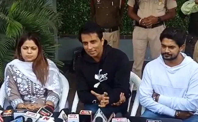 ndtv's tweet photo. Actor Sonu Sood's Sister To Contest #PunjabElections, Suspense On Party
https://t.co/ylisGHBUFK https://t.co/aPgg5sx4rp