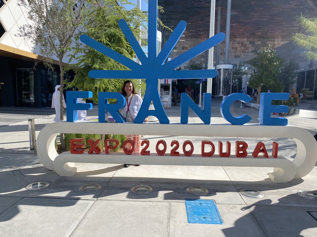 Lailamamou's tweet photo. Le pavillon français à #Expo2020Dubai et hymne à l’art de vivre français https://t.co/UtwvSRvyfa