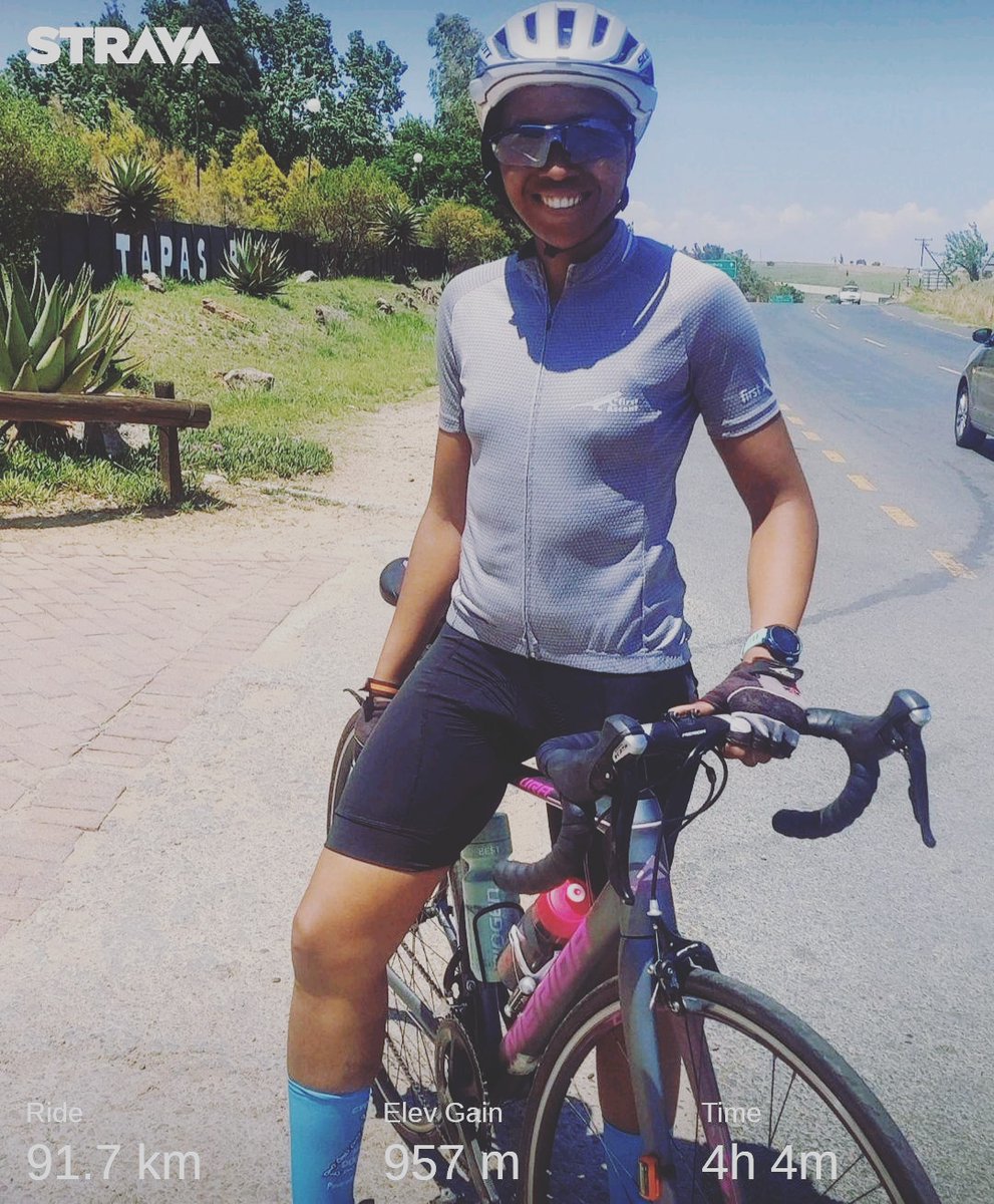 motlagaemushi's tweet photo. Today's training: Road cycling 🚴♂️
92km strong...
road to 94.7 Cycle Challenge 2021
#AdventureMomZA
#LongDistanceCyclist
#FetchYourBody2021
#CyclingWithTumiSole
#RunningWithTumiSole https://t.co/Y55XMi2PWJ