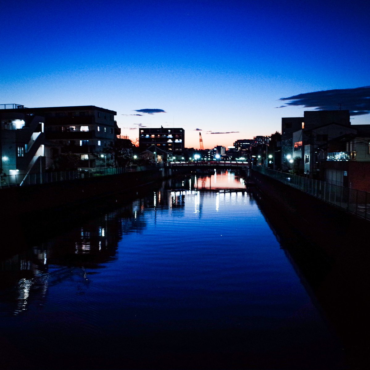 kazapu's tweet photo. 久しぶりにGRD(初代APSC版)を持ち出したらリコーブルーに心うたれました。
#Ricoh #Ricohgr #Ricohgrd
#GRBlue #GRブルー #sky
#写真 #写真好きな人と繋がりたい https://t.co/s6kFtBn9nT