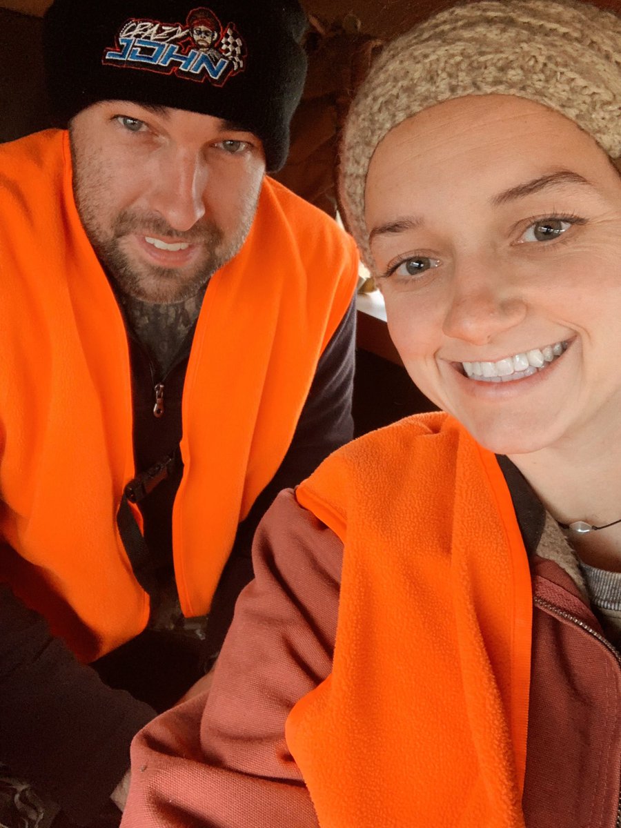 slinvilled8's tweet photo. Hunting partner for life 🧡 @roosterd8 https://t.co/wMqsJuOFwx
