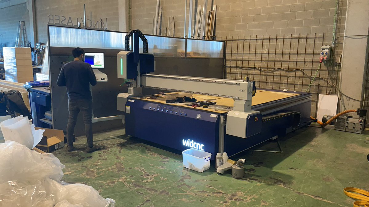pdfcluster's tweet photo. #new #machine #cnc #corte #widcnc #innovation #barcelona #wood #servicio #pdfcluster #Espana #Retail #fresadora #granformato https://t.co/Z3H6r6TfQ7