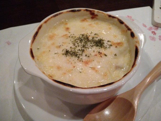 女将の特製ベーコンポテトとほうれん草のグラタン。熱(゜д゜)ウマ! 