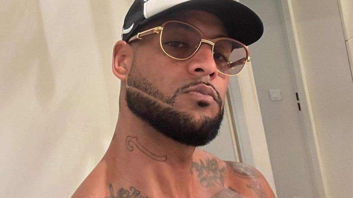 RapFrActus's tweet photo. 🚨BOOBA obtient son 51ème single d’or 📀

Son titre « Kayna » est certifié single d’or 👏

*Il est le 4ème rappeur francophone à compter le plus de single d’or 4️⃣ https://t.co/QlklISs2og