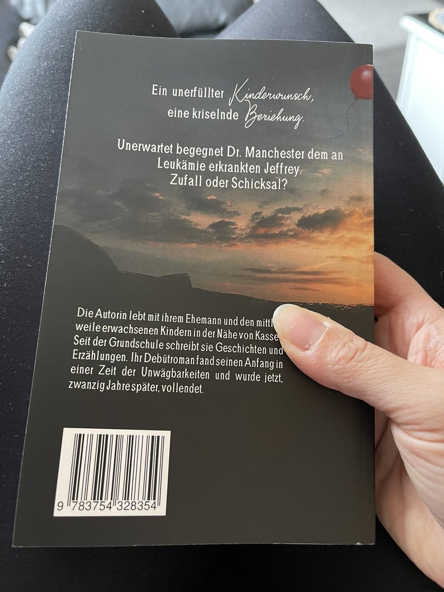 „Hoffnungen“ erschienen am 02.08.2021
#lesen #buch   #bücherliebe  #bücherblogger  #bookstagram #lesenmachtglücklich #changes-amendebleibtdiehoffnung #hoffnungen #entspannung #ruhe #autor #gemütlichkeit #roman #claudiaraute