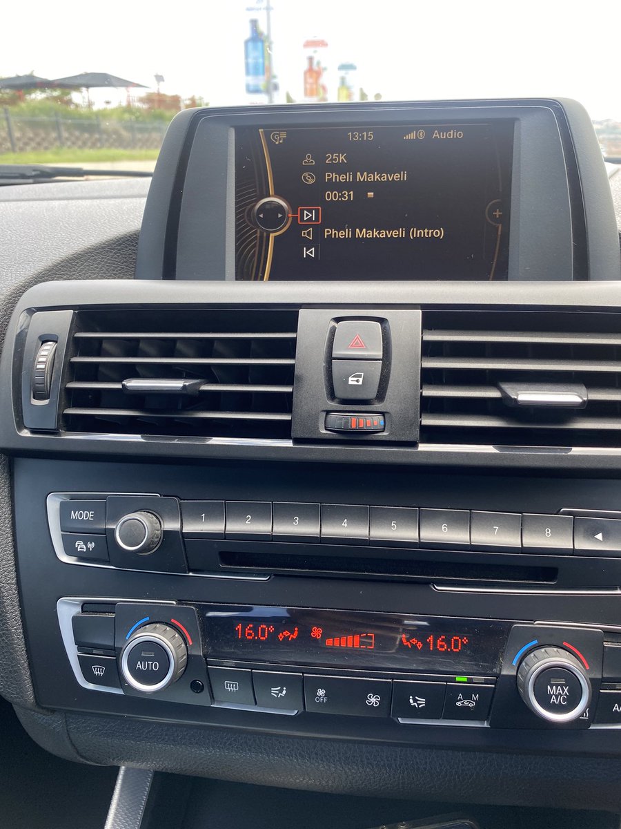 MistaJayR's tweet photo. Time for some hip hop… vernacular ya ko Pirara, Pheli… Danko @Uncle_Courage for the 🔌 #Addicted2GreatMusic https://t.co/FSHKRxIfGR