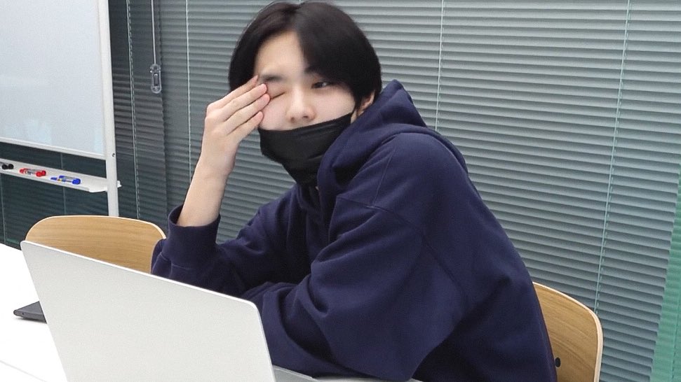 jungwonpic's tweet photo. sleepy 😴 #JUNGWON #정원 https://t.co/3lCbM3hkrU