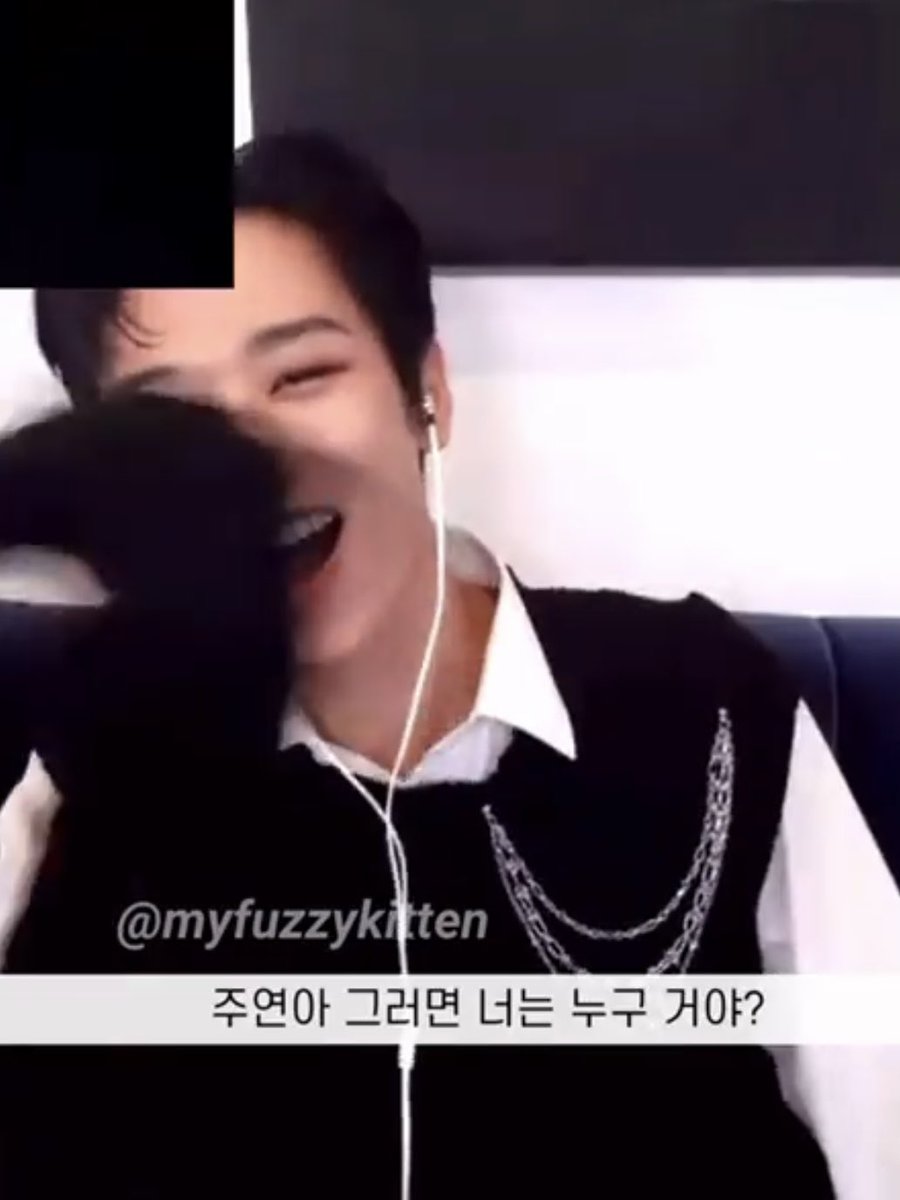 아니 이주연 ㅠ 팬싸에서 팬이 드립치고 있는데 모에소매 작렬하면서 애교부리고 있음 뭐임 얘??ㅠㅜㅜㅠㅜ